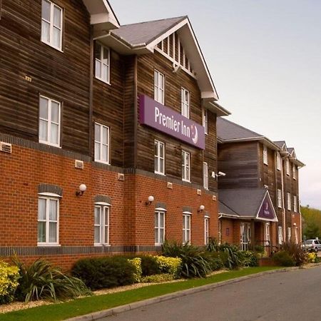Premier Inn Isle Of Wight Newport  Exterior foto