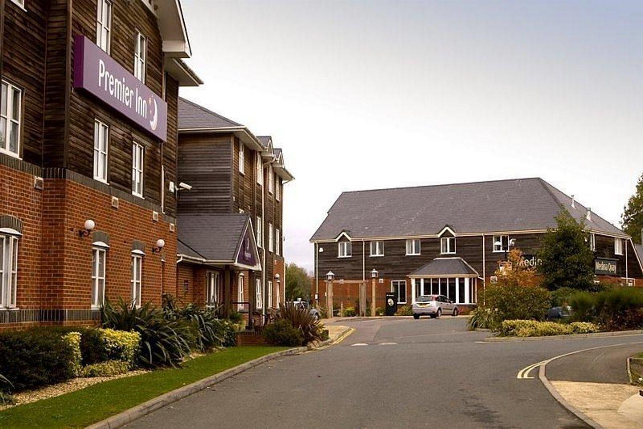 Premier Inn Isle Of Wight Newport  Exterior foto